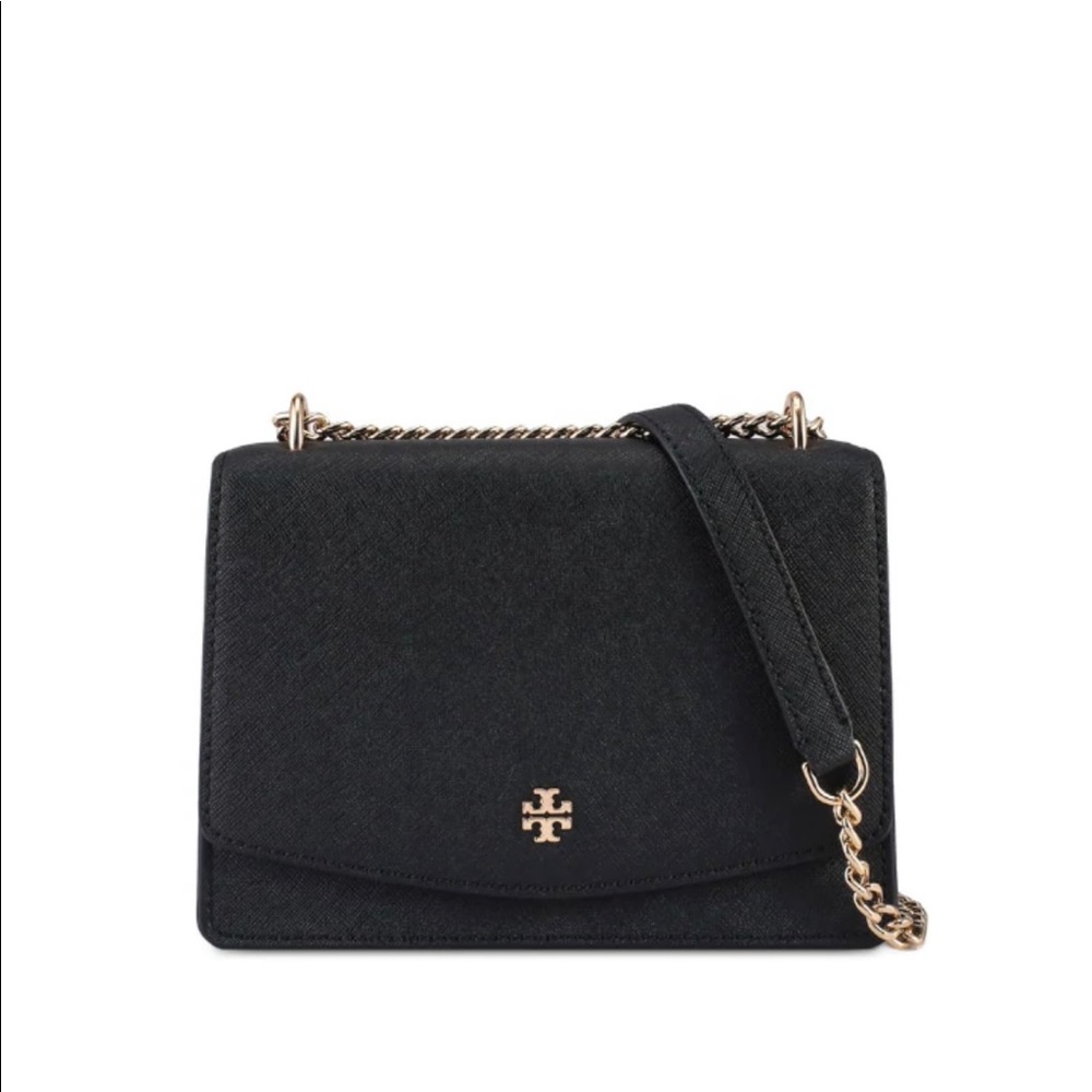 Cute mini purse for a night out. Can fit phone, lip stick, and important cards.